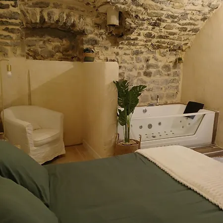 Апартаменты Escapade Romantique Ardechoise Вильнёв-де-Бер