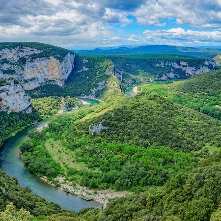 Апартаменты Escapade Romantique Ardechoise Вильнёв-де-Бер