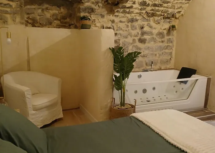 شقة Escapade Romantique Ardechoise فيلنوف دي بيرغ