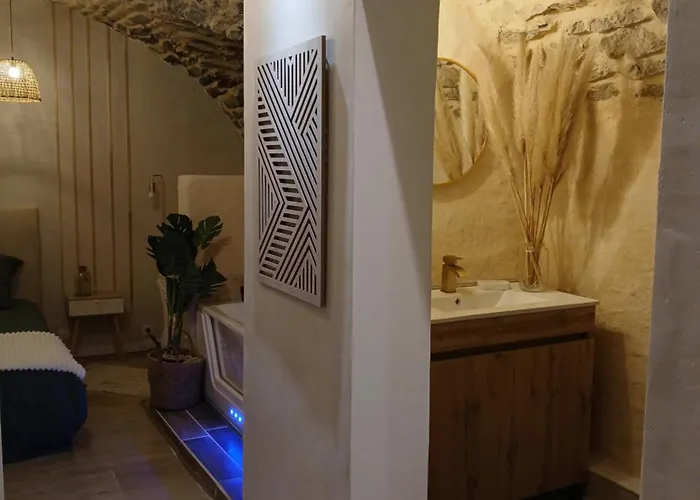 شقة Escapade Romantique Ardechoise فيلنوف دي بيرغ